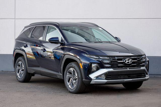 new 2025 Hyundai TUCSON Hybrid car, priced at $35,465