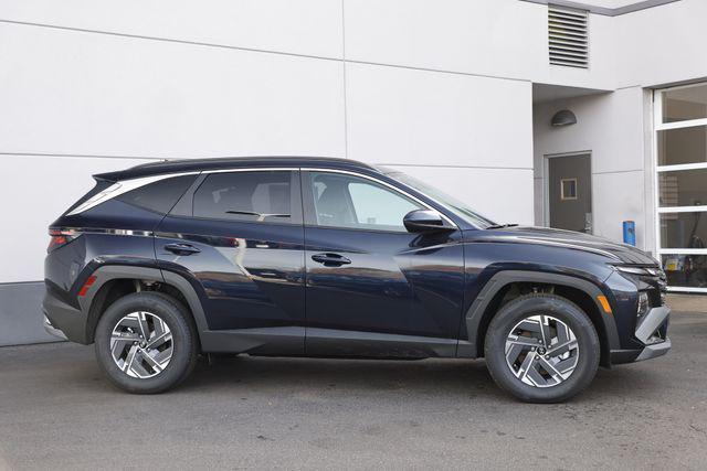 new 2025 Hyundai TUCSON Hybrid car, priced at $35,465