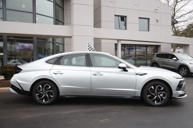 new 2024 Hyundai Sonata car, priced at $29,235