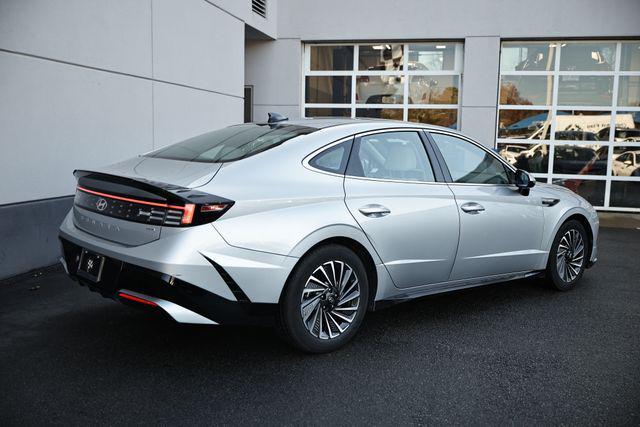 used 2024 Hyundai Sonata Hybrid car, priced at $22,888