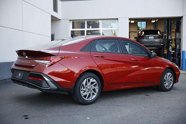 new 2025 Hyundai ELANTRA HEV car, priced at $27,735