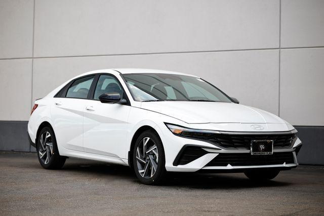 new 2025 Hyundai Elantra car, priced at $25,565