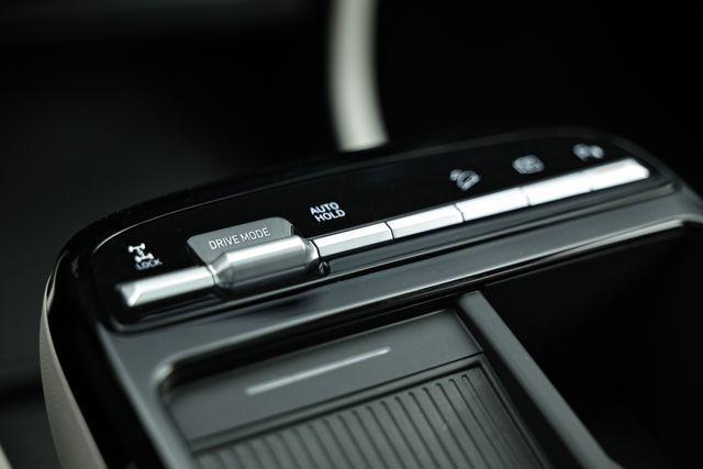 new 2025 Hyundai TUCSON Hybrid car, priced at $43,790