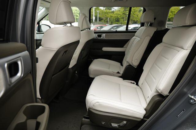 new 2025 Hyundai TUCSON Hybrid car, priced at $43,790