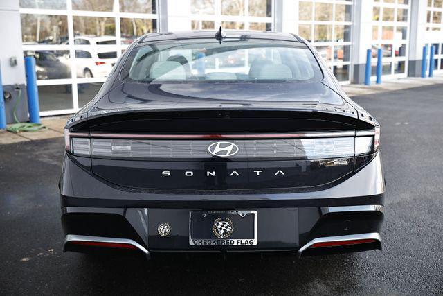 new 2025 Hyundai Sonata Hybrid car, priced at $33,248