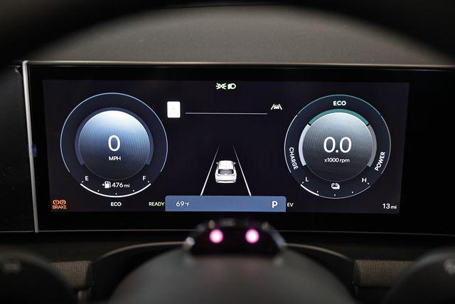 new 2025 Hyundai TUCSON Hybrid car, priced at $43,980