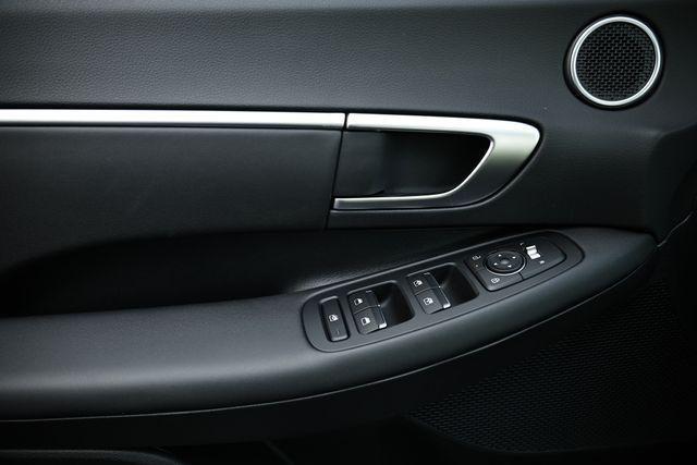 new 2025 Hyundai Sonata Hybrid car, priced at $33,233