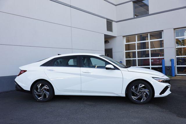 new 2025 Hyundai Elantra car, priced at $28,670