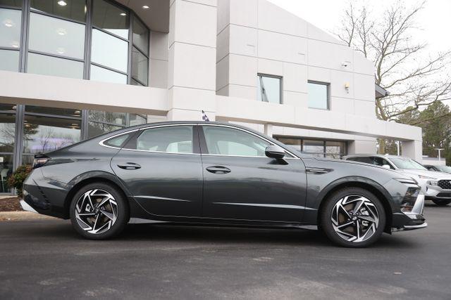 new 2024 Hyundai Sonata car, priced at $32,255