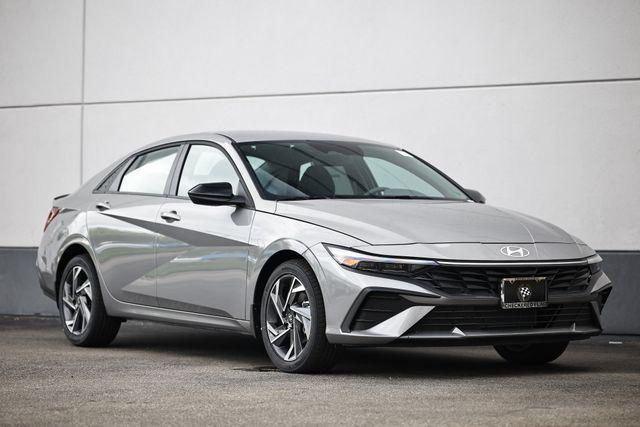 new 2025 Hyundai Elantra car, priced at $25,080