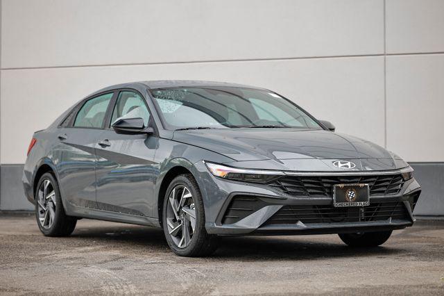 new 2025 Hyundai Elantra car, priced at $29,240