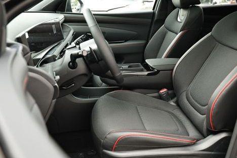 new 2025 Hyundai TUCSON Hybrid car, priced at $40,085
