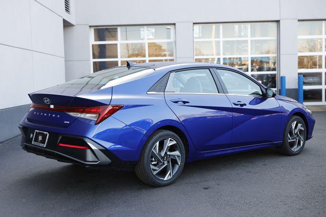 new 2025 Hyundai Elantra car, priced at $31,560