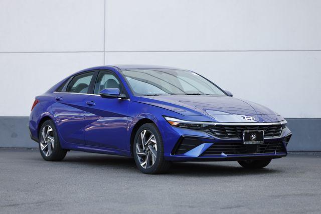 new 2025 Hyundai Elantra car, priced at $31,560