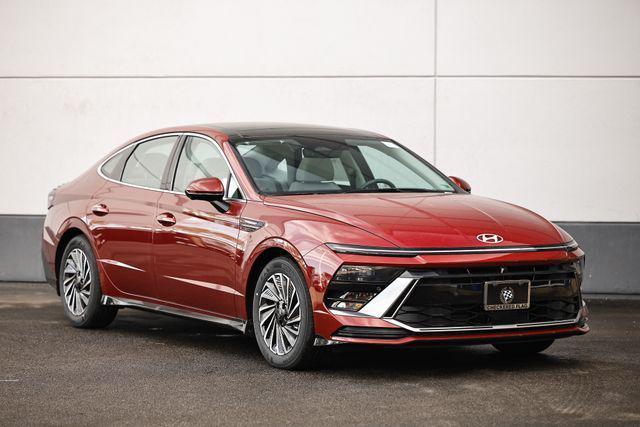 new 2025 Hyundai Sonata Hybrid car, priced at $40,015