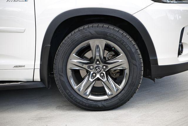 used 2017 Toyota Highlander Hybrid car, priced at $22,998