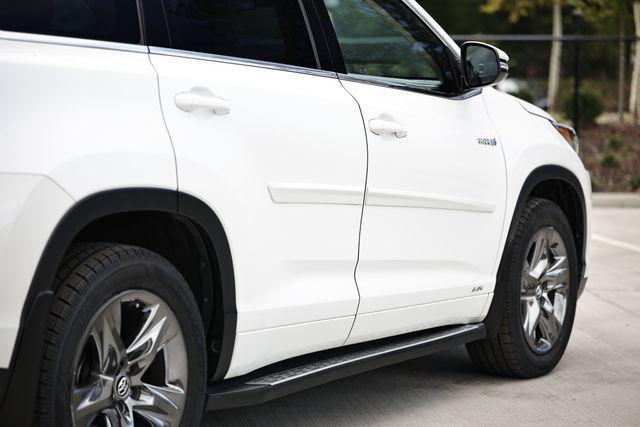 used 2017 Toyota Highlander Hybrid car, priced at $22,998