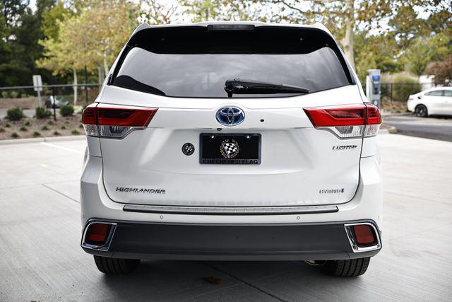 used 2017 Toyota Highlander Hybrid car, priced at $22,998