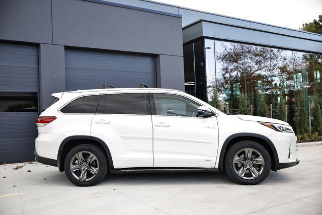 used 2017 Toyota Highlander Hybrid car, priced at $22,998