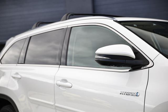 used 2017 Toyota Highlander Hybrid car, priced at $22,998