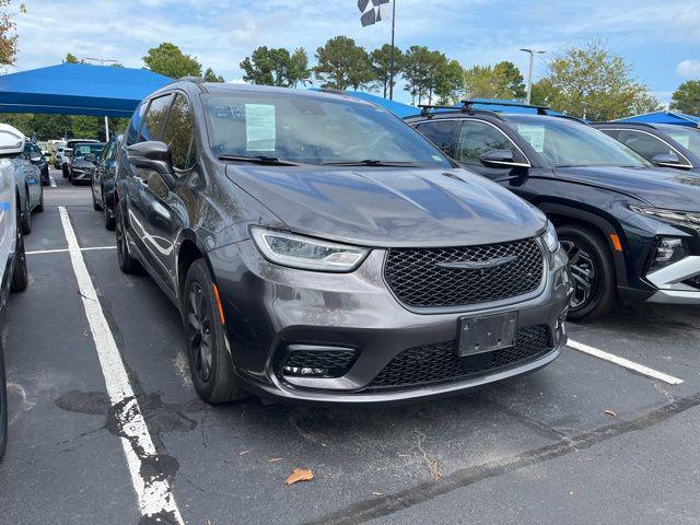 used 2021 Chrysler Pacifica car, priced at $29,617