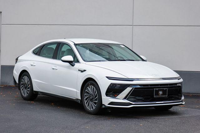 new 2024 Hyundai Sonata Hybrid car, priced at $32,960