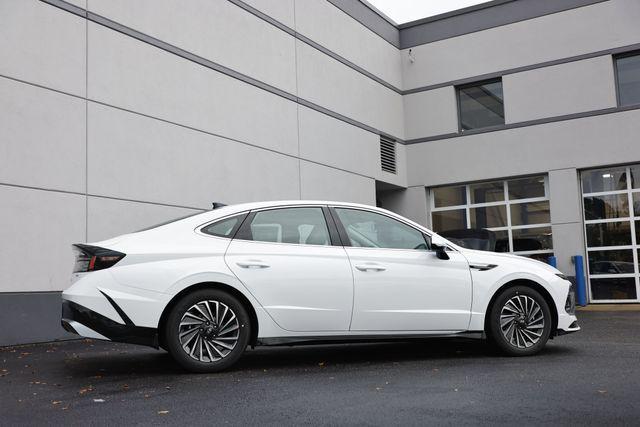 new 2024 Hyundai Sonata Hybrid car, priced at $32,960