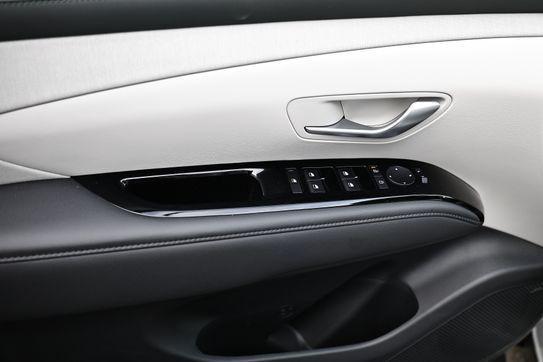 new 2025 Hyundai TUCSON Hybrid car, priced at $43,860