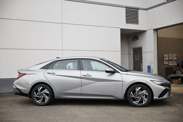 new 2025 Hyundai Elantra car, priced at $31,620