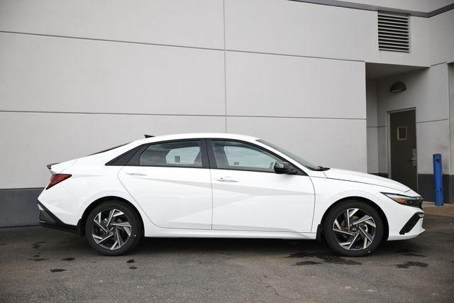 new 2025 Hyundai Elantra car, priced at $25,565