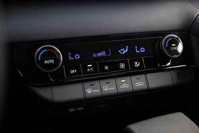 new 2025 Hyundai Elantra car, priced at $25,565