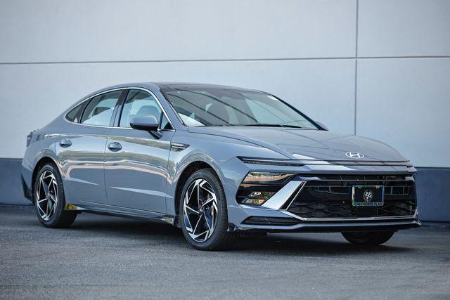 new 2025 Hyundai Sonata car, priced at $33,048