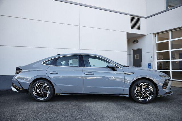 new 2025 Hyundai Sonata car, priced at $33,048