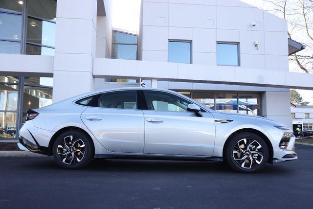 new 2024 Hyundai Sonata car, priced at $30,690