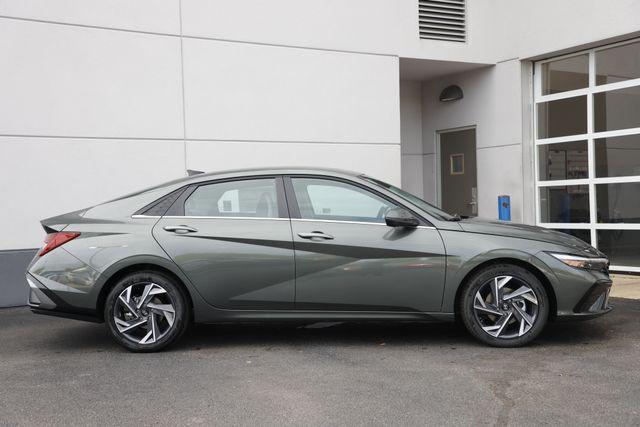 new 2025 Hyundai Elantra car, priced at $28,590