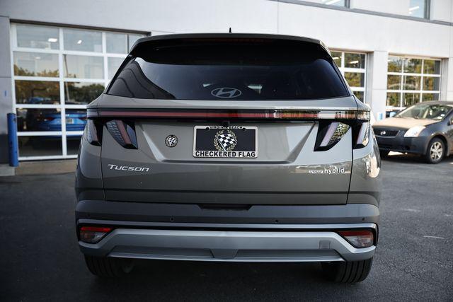 new 2025 Hyundai TUCSON Hybrid car, priced at $43,290
