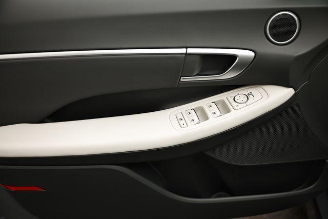 new 2025 Hyundai Sonata Hybrid car, priced at $33,080