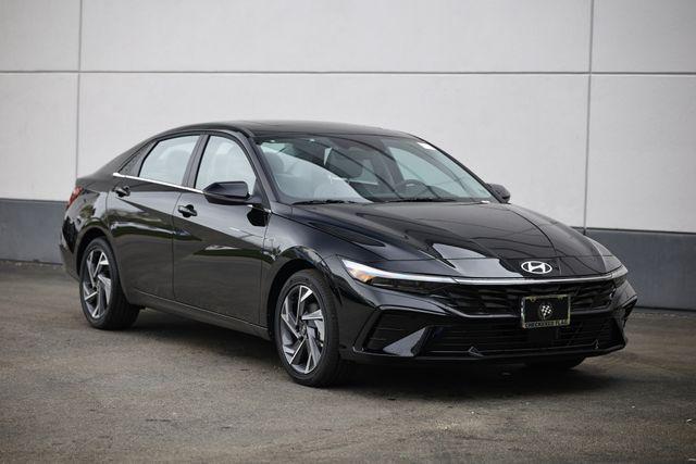 new 2025 Hyundai Elantra car, priced at $31,630