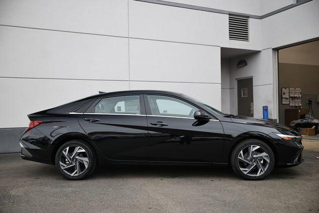 new 2025 Hyundai Elantra car, priced at $31,630