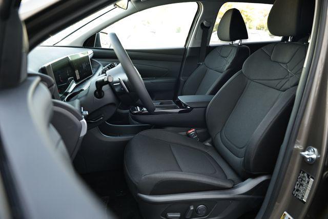 new 2025 Hyundai TUCSON Hybrid car, priced at $35,465