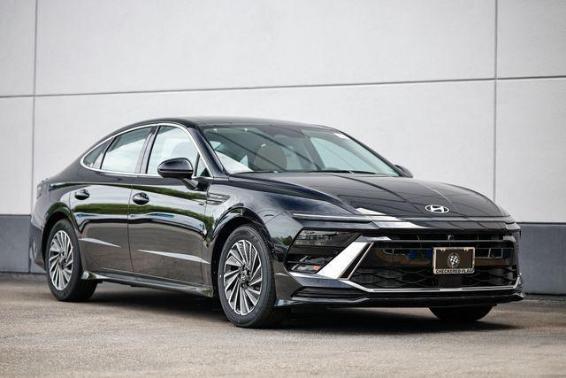 new 2025 Hyundai Sonata Hybrid car, priced at $39,525