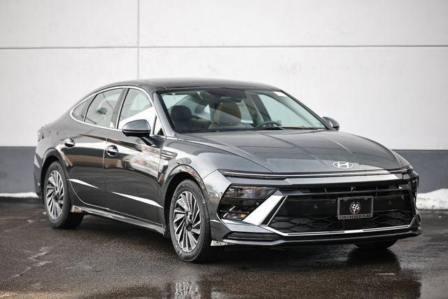 new 2025 Hyundai Sonata Hybrid car, priced at $39,520