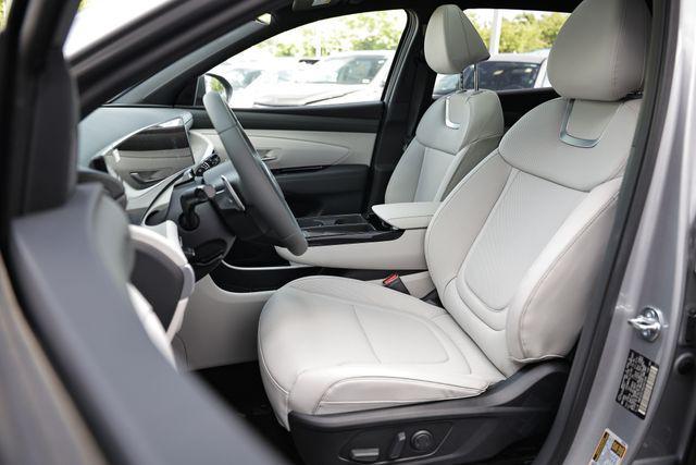 new 2025 Hyundai TUCSON Hybrid car, priced at $43,420