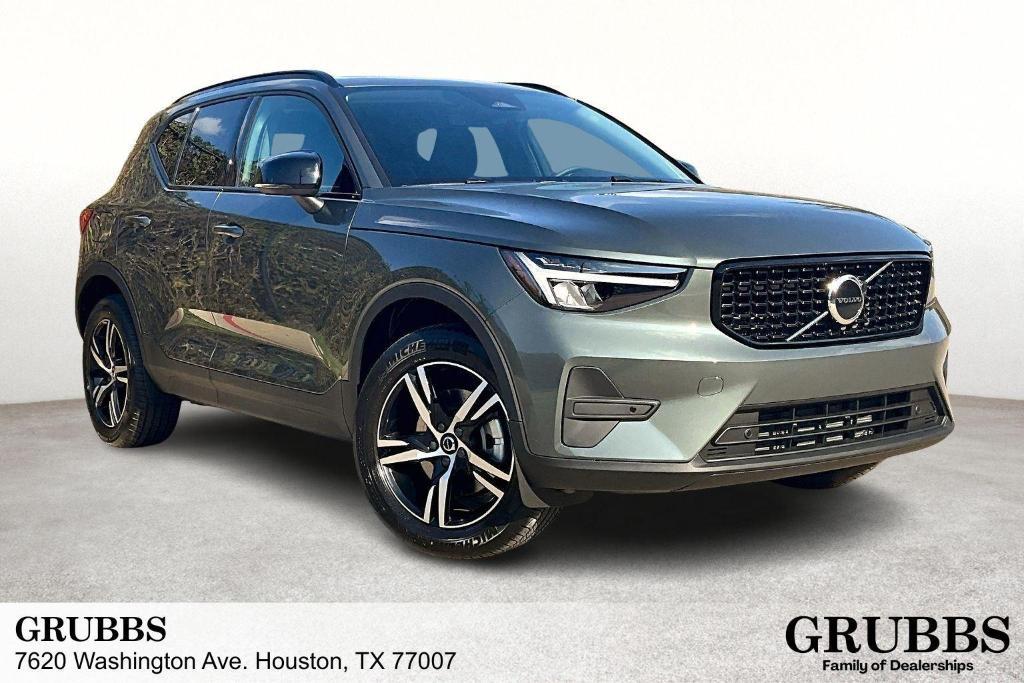 new 2026 Volvo XC40 car, priced at $45,995