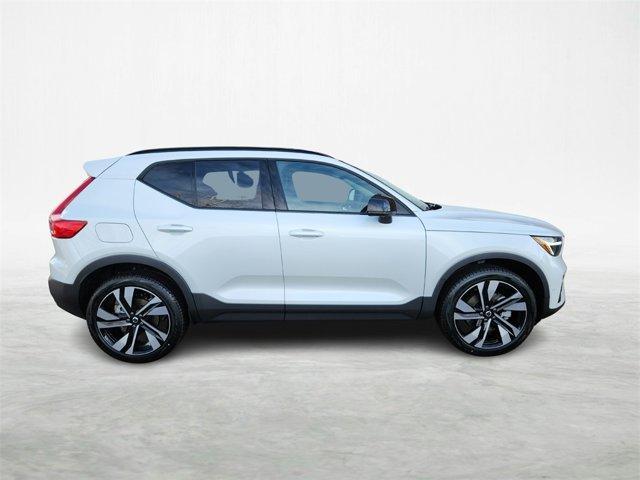 new 2024 Volvo XC40 car, priced at $46,078