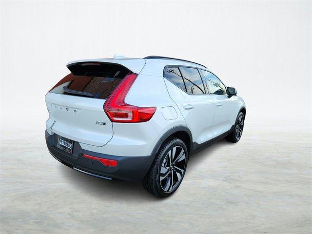 new 2024 Volvo XC40 car, priced at $46,078