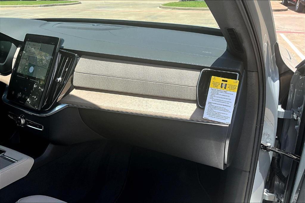 new 2026 Volvo XC90 car, priced at $71,825