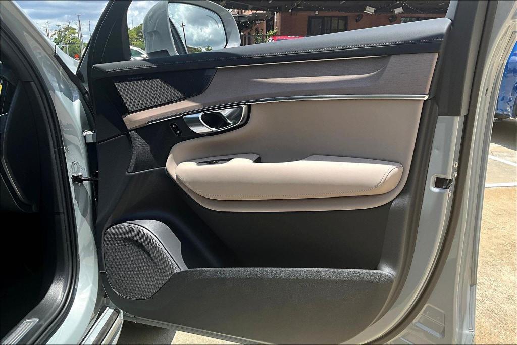 new 2026 Volvo XC90 car, priced at $71,825