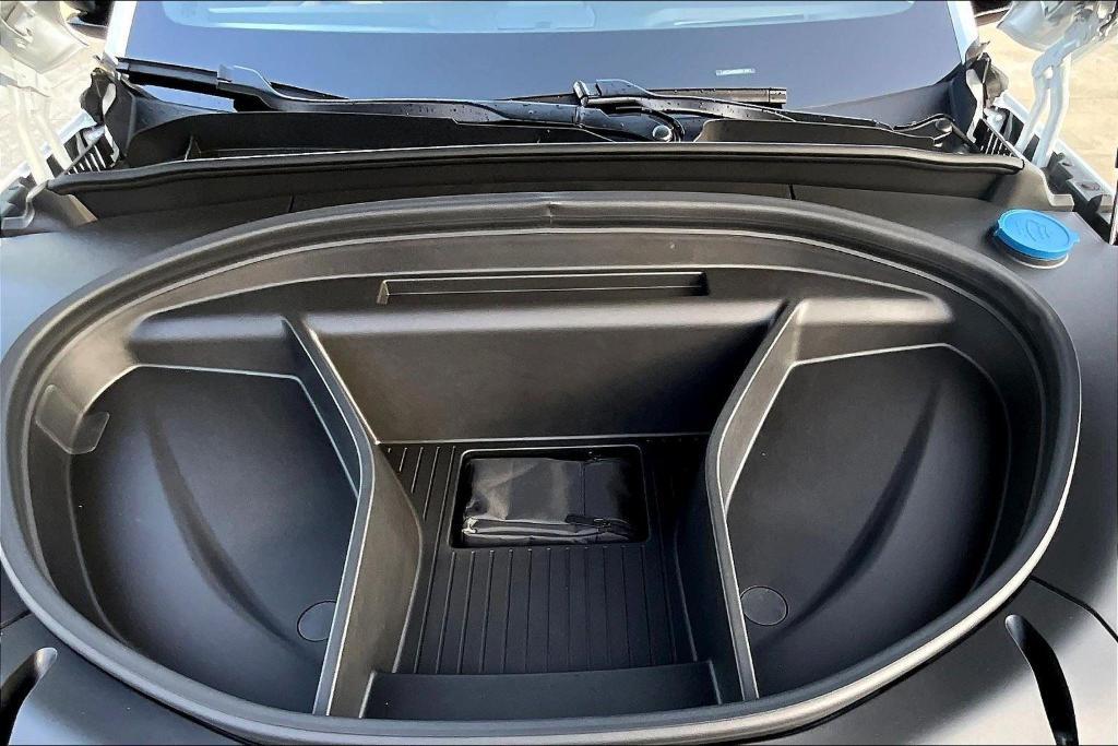 new 2025 Volvo EX90 car, priced at $87,090