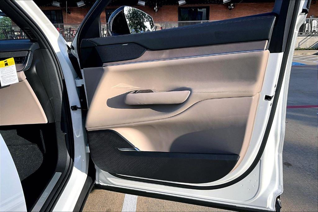 new 2025 Volvo EX90 car, priced at $87,090
